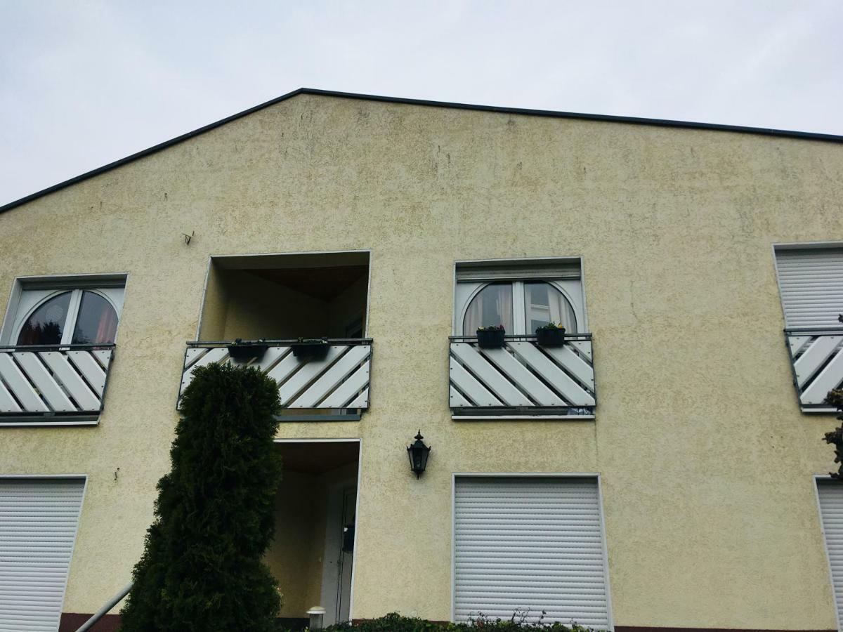 Ferienwohnung Am Nuerburgring/Wintersport Arft Acht Luaran gambar
