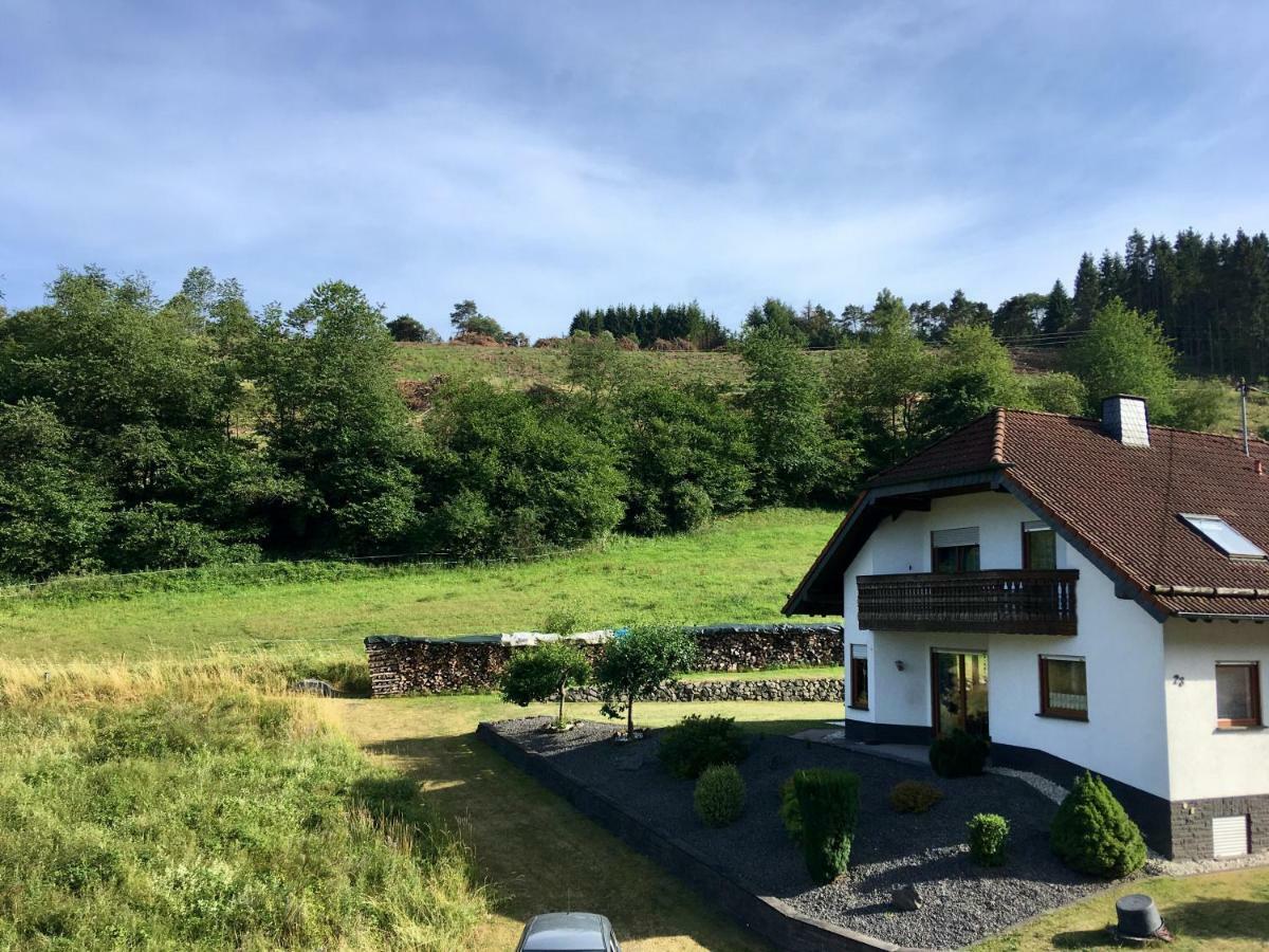 Ferienwohnung Am Nuerburgring/Wintersport Arft Acht Luaran gambar